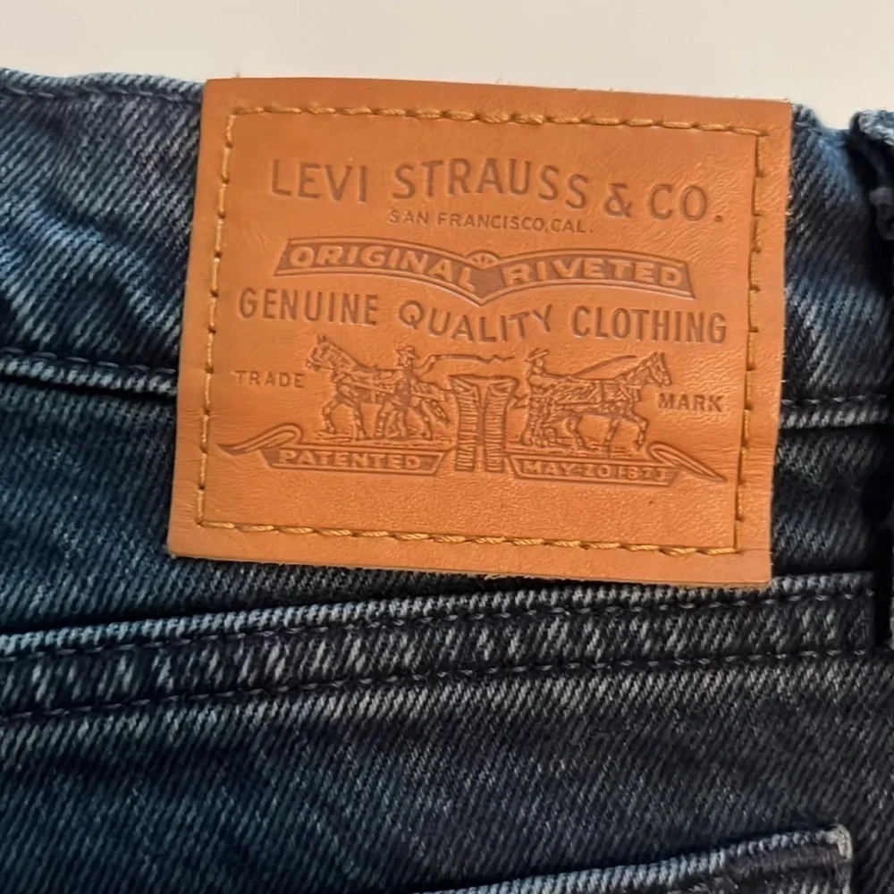 Levi’s Premium High Rise Wedgie Size 29